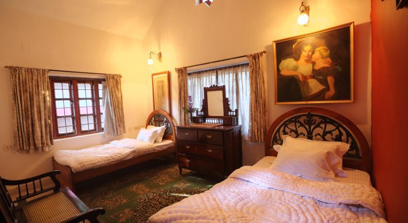 The Red House Bed & Breakfast Ooty Room photo